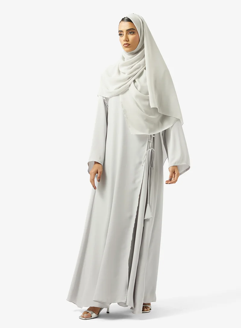 هيا كلوزيت عباية بلف أمامي غير متماثل